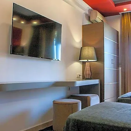 Art Aronos Hotel